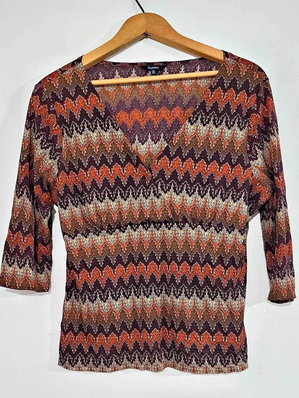 Reitmans Geometric Long Sleeve Top in Purple & Orange With Gold Shimmer XL